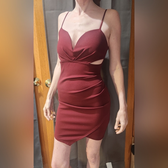 Charlotte Russe Elegant Burgundy Cut-Out Bodycon Dress - Picture 8 of 9